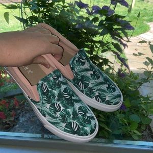 Slip on sneakers